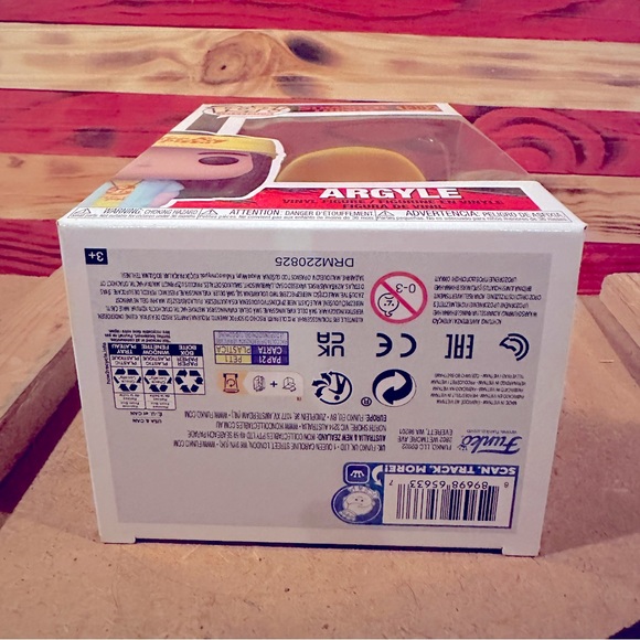 Funko POP Stranger Things Argyle #1302 - Picture 4 of 4